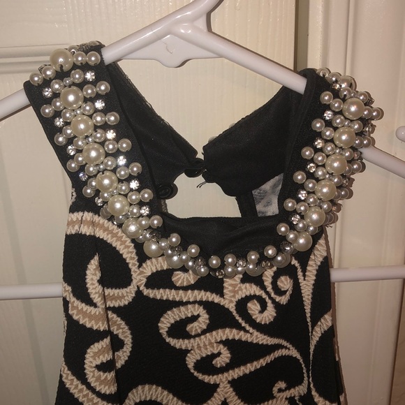 Classy halter top - Picture 4 of 6